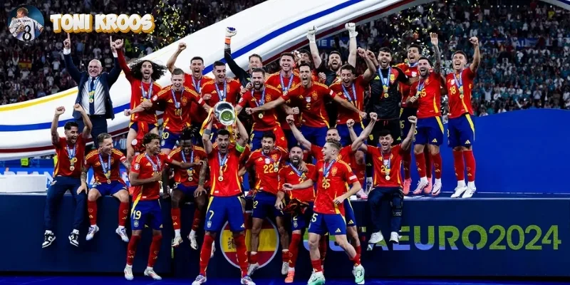 Không khí lễ hội bóng đá châu Âu